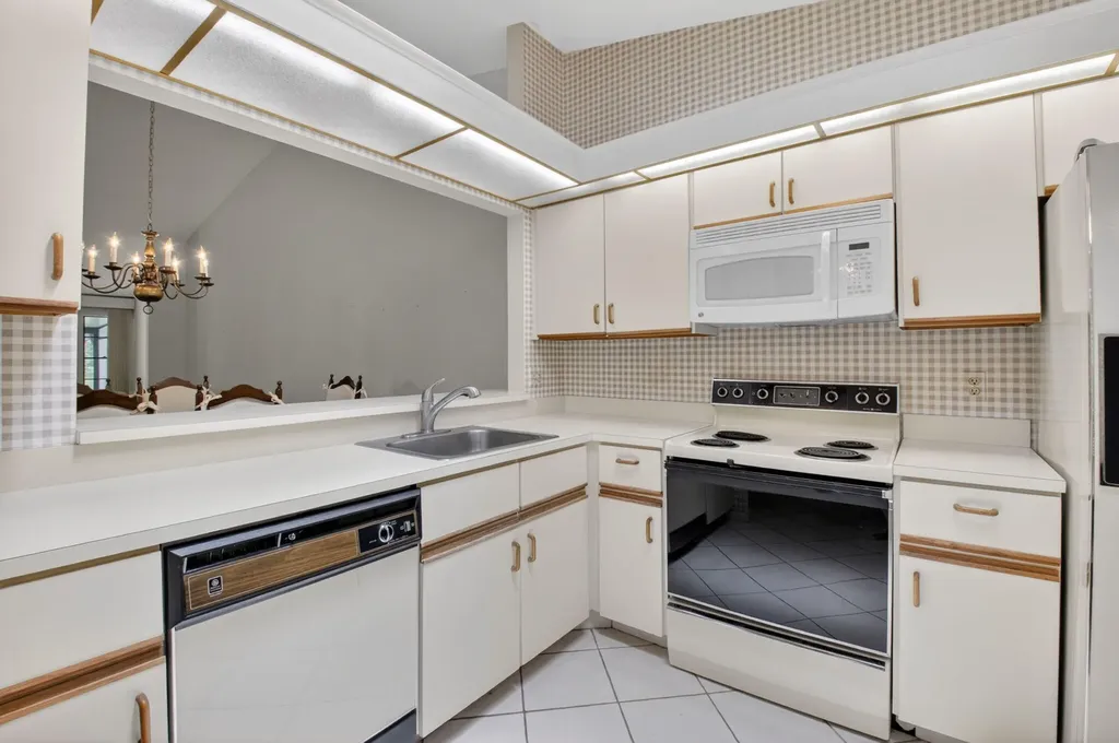10939 Roebelini Palm Court Boynton Beach FL 33437