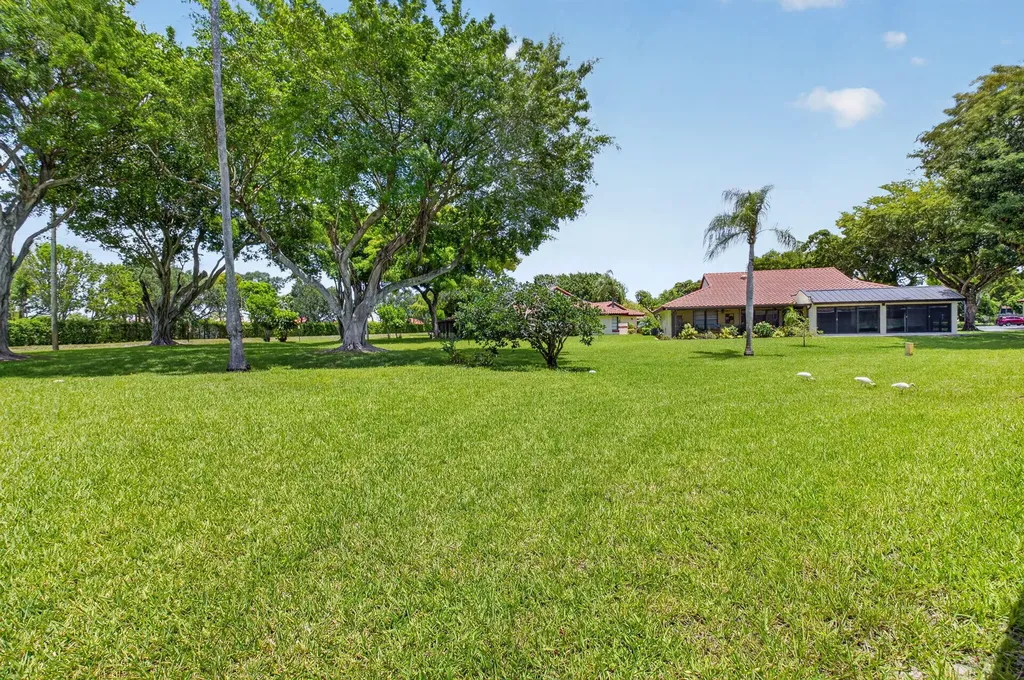 10939 Roebelini Palm Court Boynton Beach FL 33437