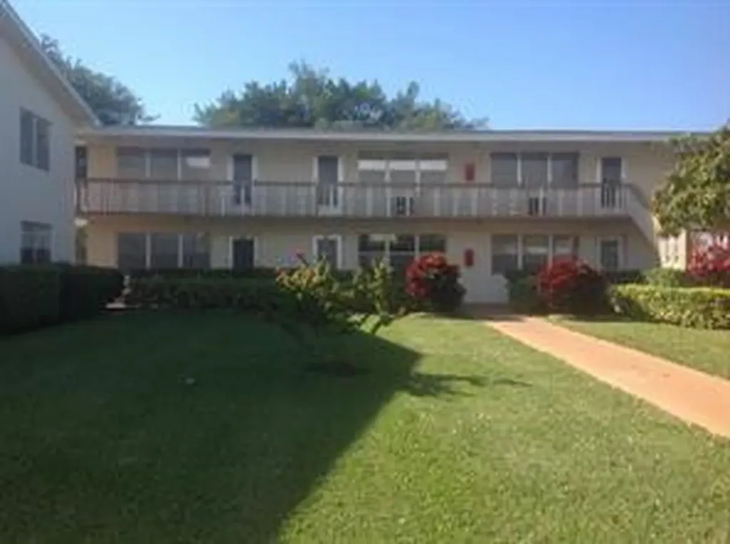 146 Canterbury West Palm Beach FL 33417