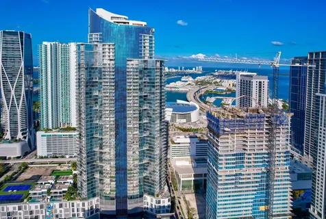 851 NE 1st Avenue Miami FL 33132