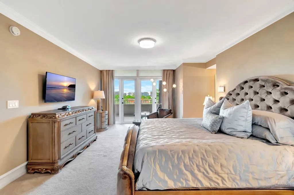 300 SE 5th Avenue Boca Raton FL 33432