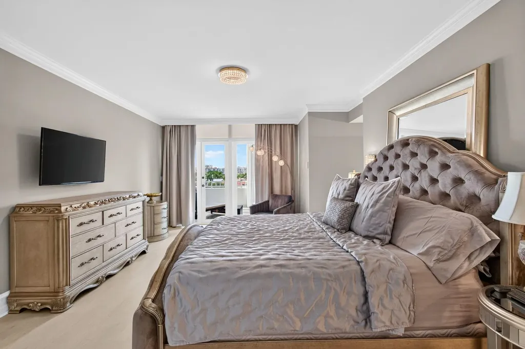 300 SE 5th Avenue Boca Raton FL 33432