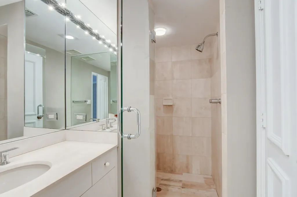 300 SE 5th Avenue Boca Raton FL 33432
