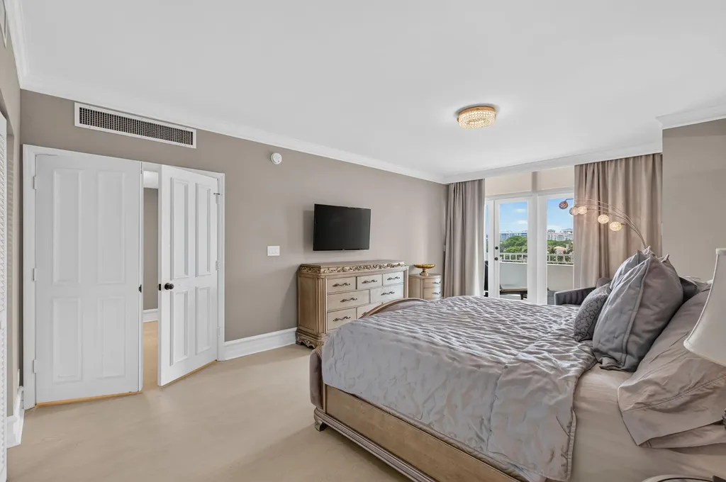 300 SE 5th Avenue Boca Raton FL 33432