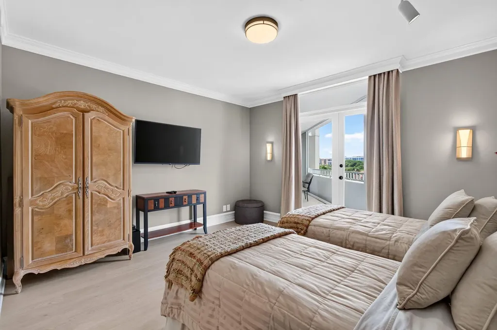 300 SE 5th Avenue Boca Raton FL 33432