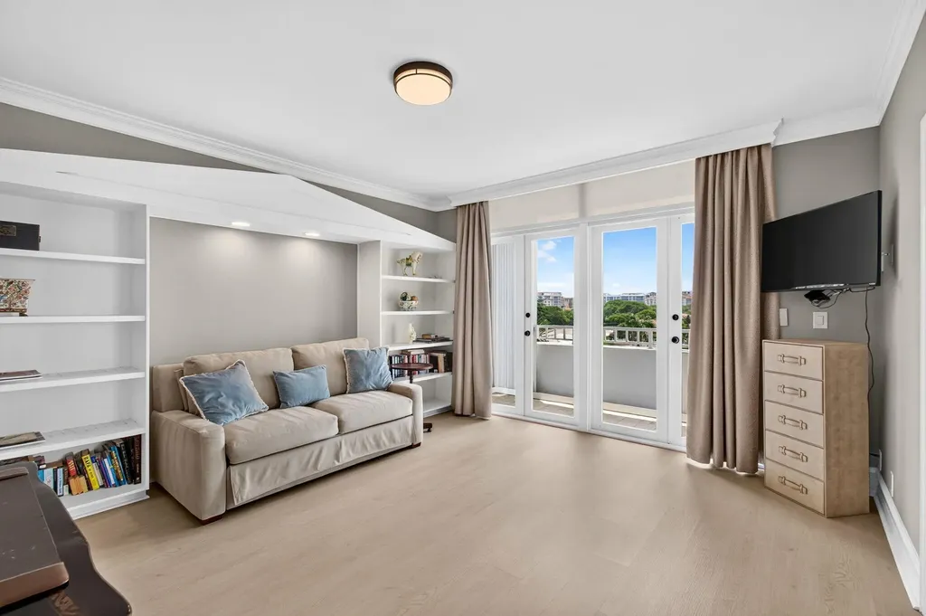 300 SE 5th Avenue Boca Raton FL 33432
