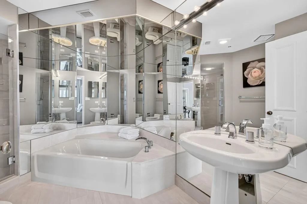 300 SE 5th Avenue Boca Raton FL 33432