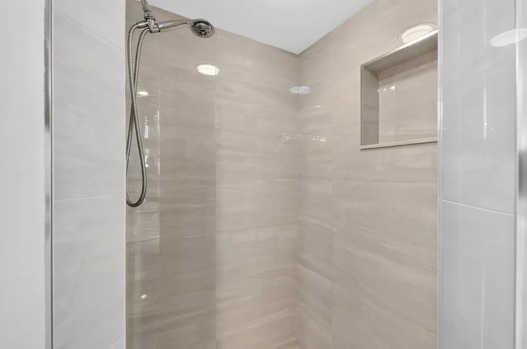300 SE 5th Avenue Boca Raton FL 33432