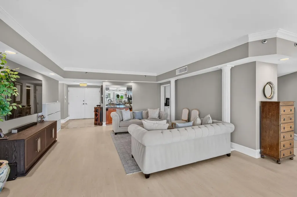 300 SE 5th Avenue Boca Raton FL 33432