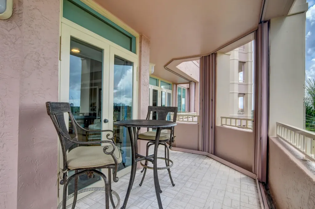 300 SE 5th Avenue Boca Raton FL 33432