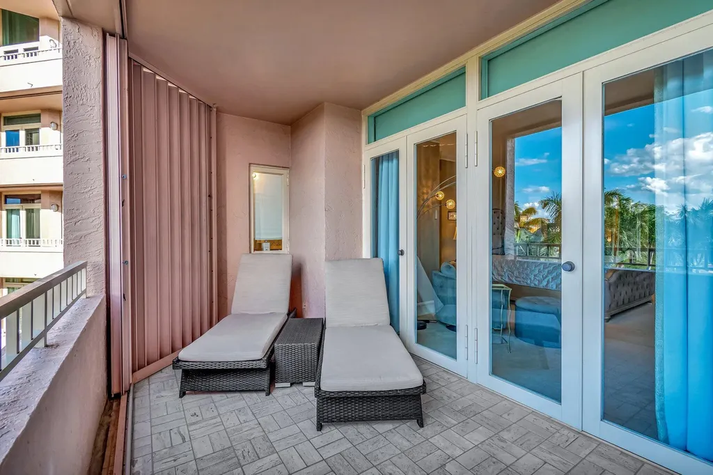 300 SE 5th Avenue Boca Raton FL 33432