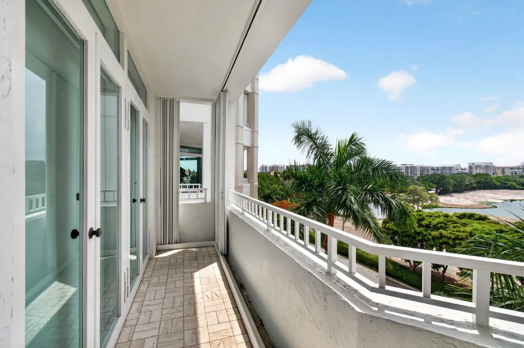 300 SE 5th Avenue Boca Raton FL 33432