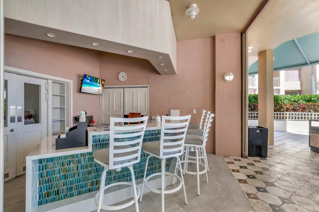 300 SE 5th Avenue Boca Raton FL 33432
