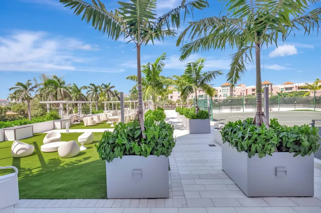 300 SE 5th Avenue Boca Raton FL 33432