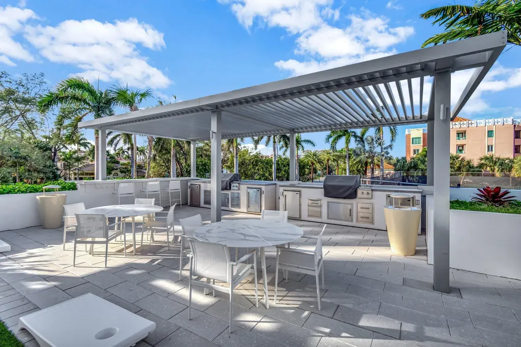 300 SE 5th Avenue Boca Raton FL 33432