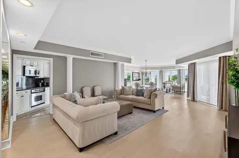 300 SE 5th Avenue Boca Raton FL 33432