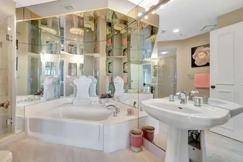 300 SE 5th Avenue Boca Raton FL 33432