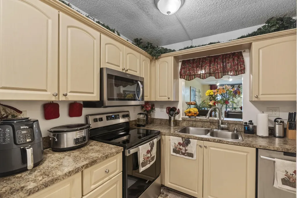 3100 NW 46th Street Oakland Park FL 33309
