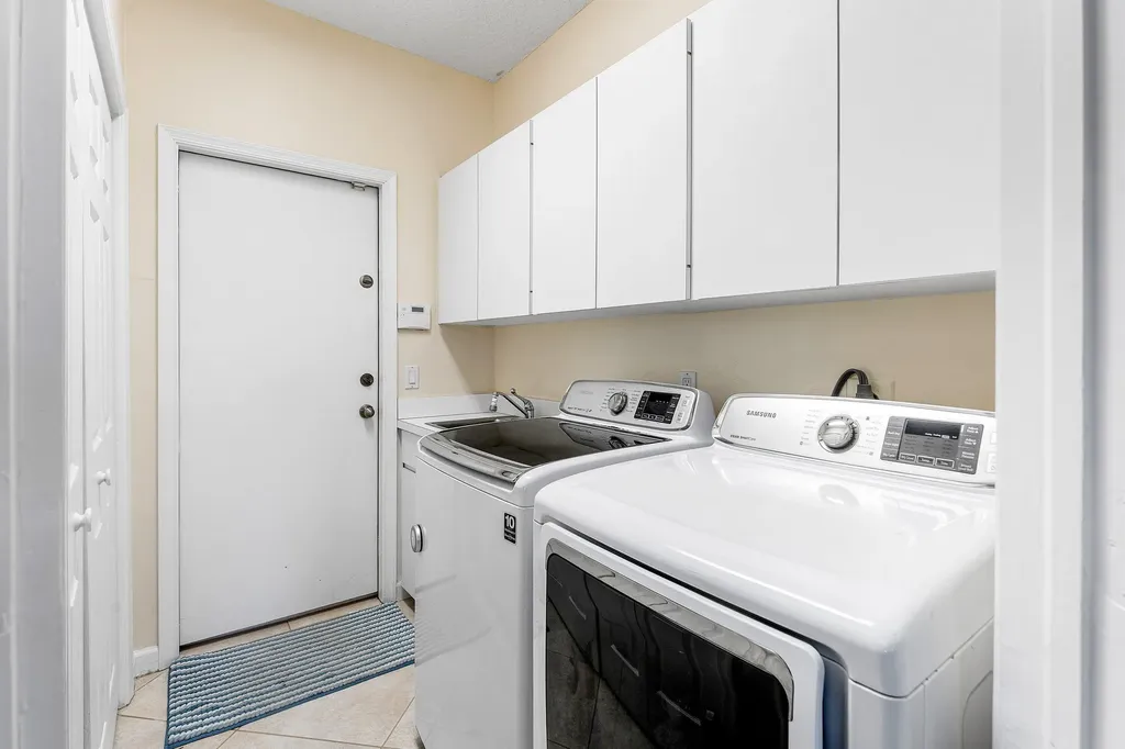 8926 SE North Passage Way Jupiter FL 33469