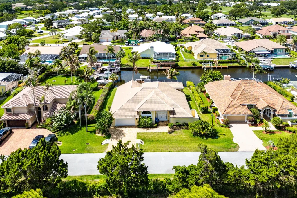 8926 SE North Passage Way Jupiter FL 33469