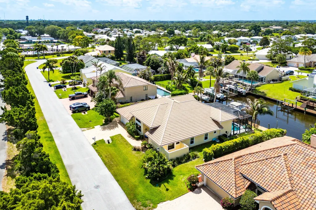 8926 SE North Passage Way Jupiter FL 33469
