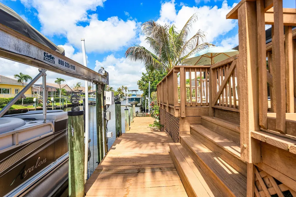 8926 SE North Passage Way Jupiter FL 33469