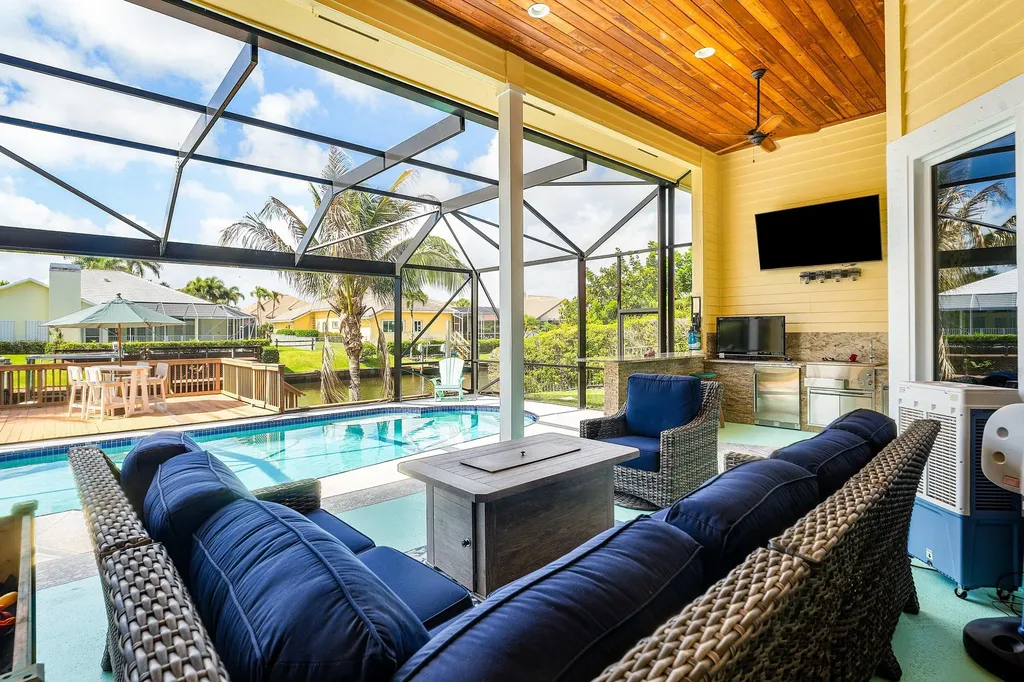 8926 SE North Passage Way Jupiter FL 33469