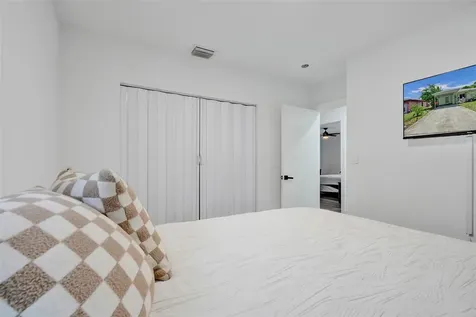 1590 NW 7th Lane Pompano Beach FL 33060