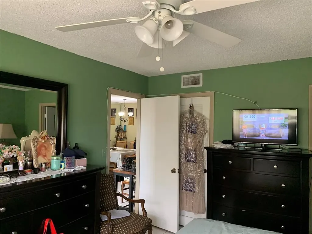 8080 N Sunrise Lakes N Sunrise FL 33322