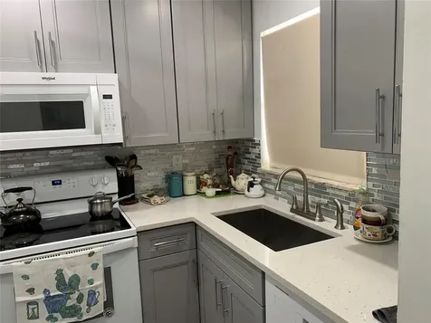8080 N Sunrise Lakes N Sunrise FL 33322