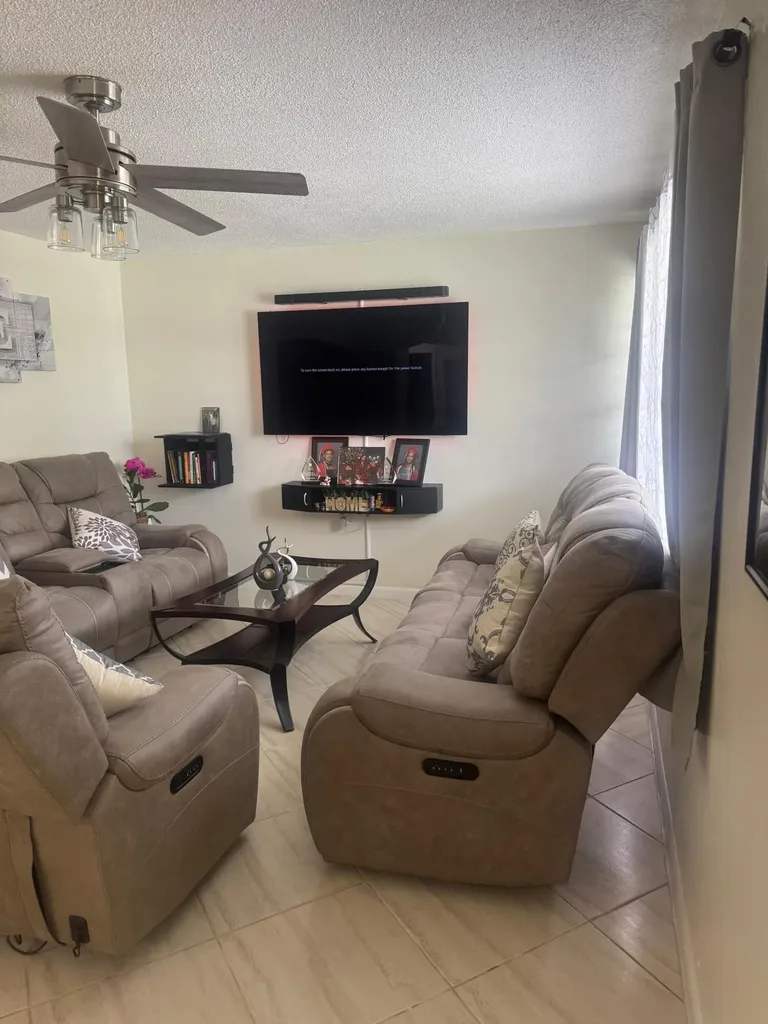 7160 NW 24th Street NW Sunrise FL 33313