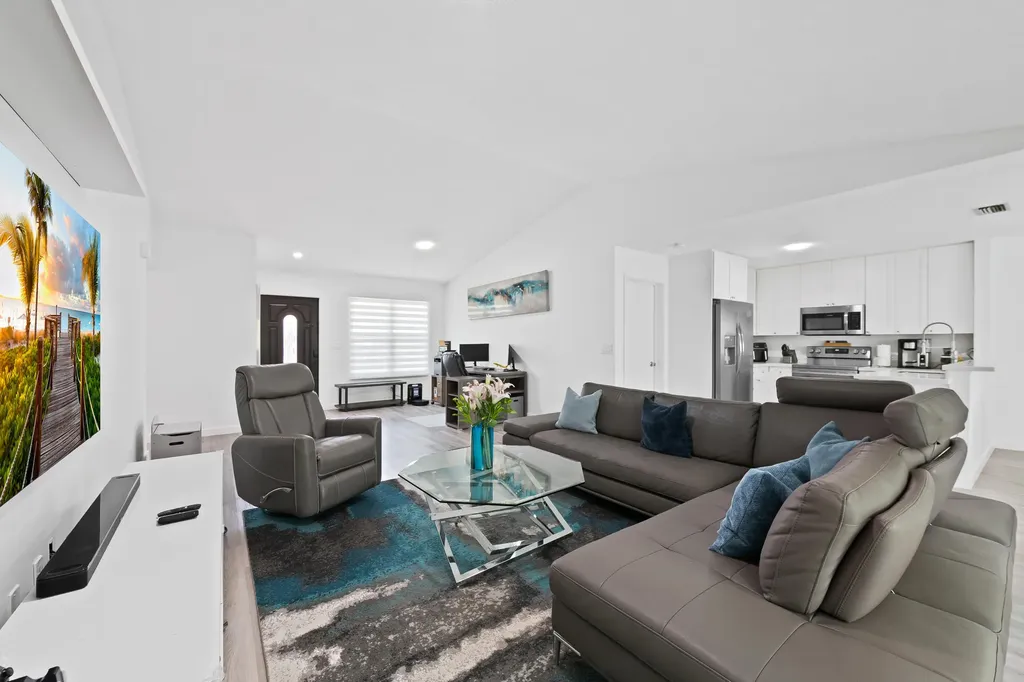 18833 Cloud Lake Circle Boca Raton FL 33496
