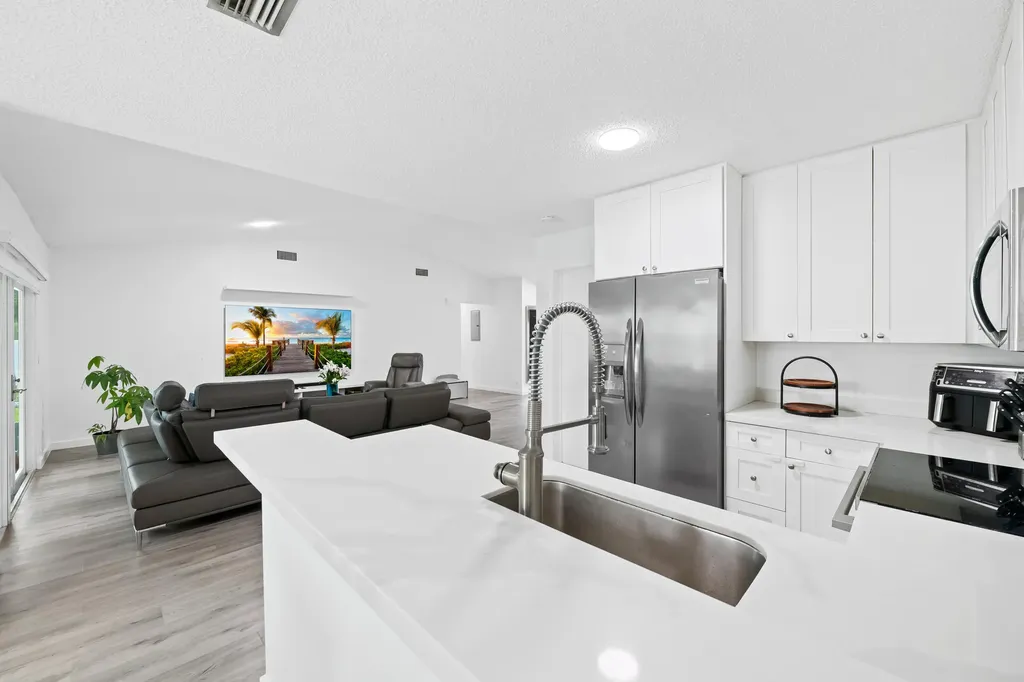 18833 Cloud Lake Circle Boca Raton FL 33496