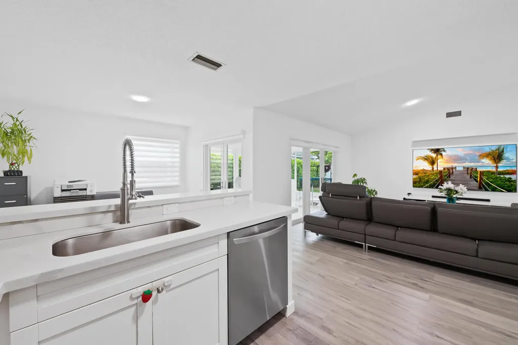 18833 Cloud Lake Circle Boca Raton FL 33496