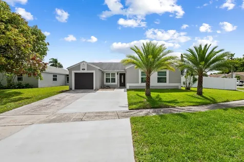 18833 Cloud Lake Circle Boca Raton FL 33496