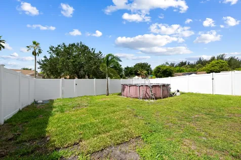 18833 Cloud Lake Circle Boca Raton FL 33496