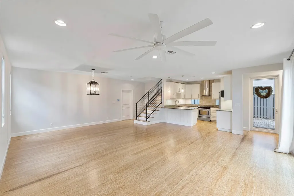 825 NE 17th Way Fort Lauderdale FL 33304