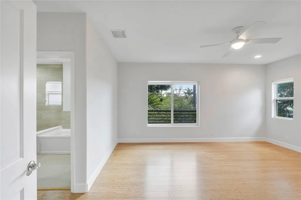 825 NE 17th Way Fort Lauderdale FL 33304