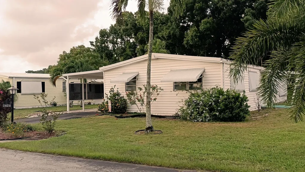 8245 E Club Road Boca Raton FL 33433