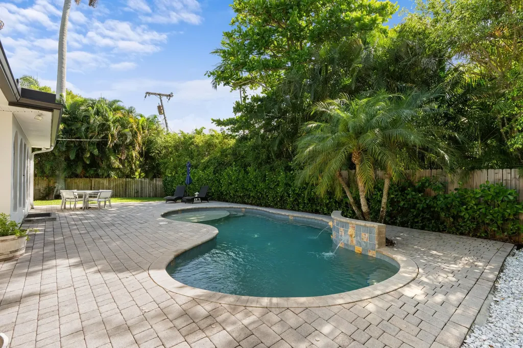 35 Anna Street Ocean Ridge FL 33435