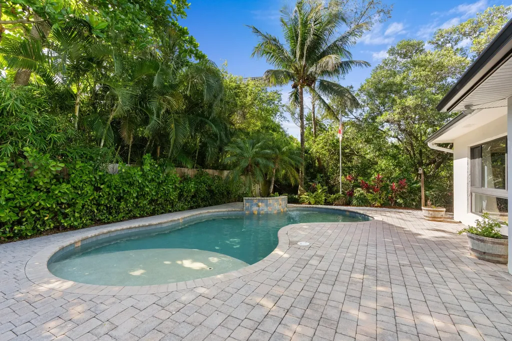 35 Anna Street Ocean Ridge FL 33435