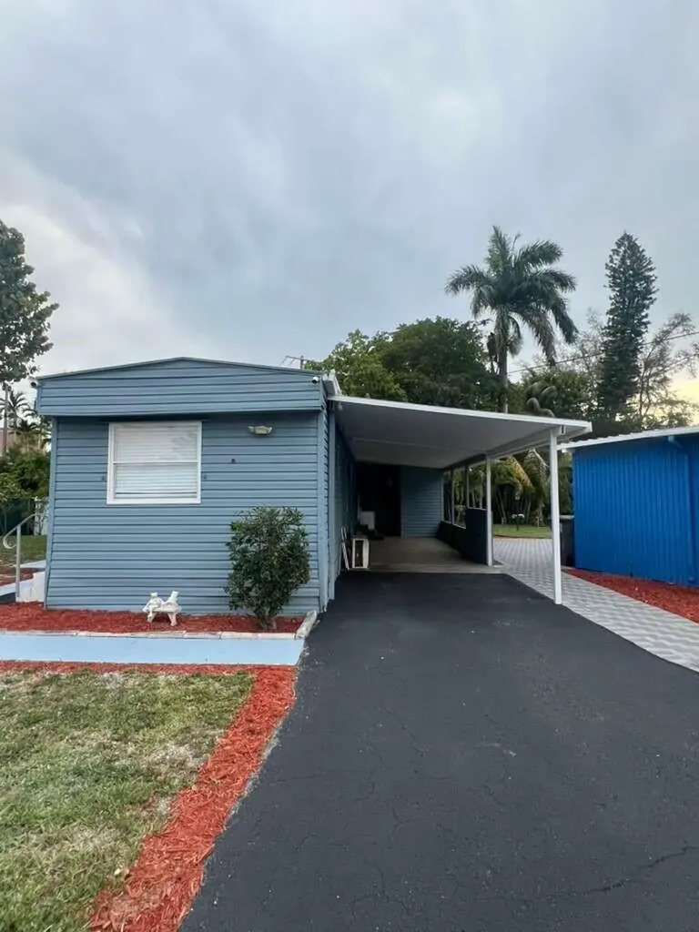 2000 N Congress Avenue West Palm Beach FL 33409