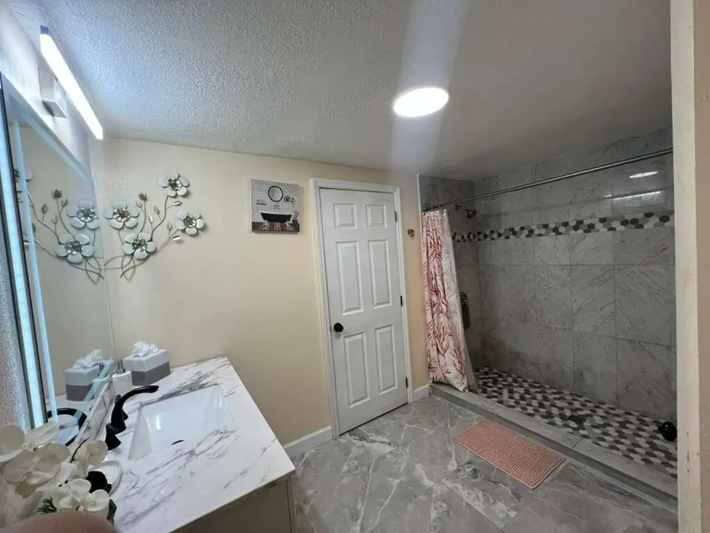 2000 N Congress Avenue West Palm Beach FL 33409
