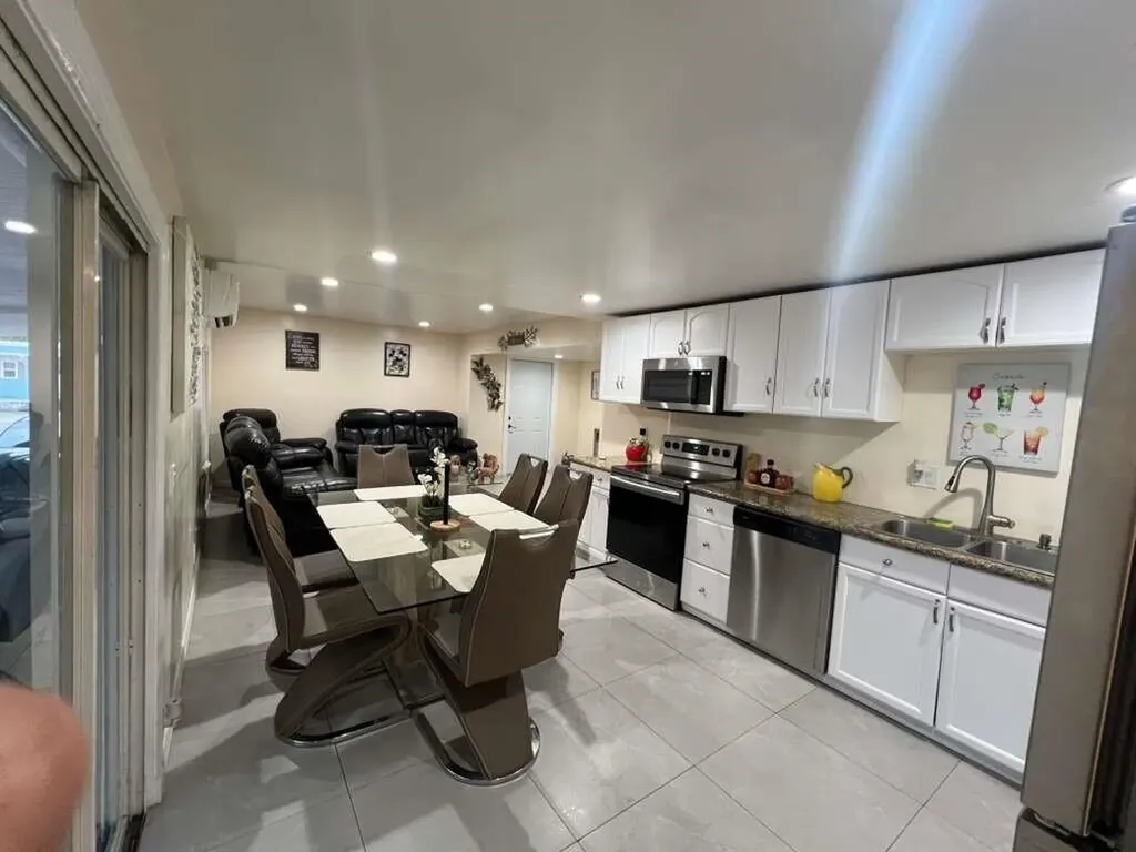 2000 N Congress Avenue West Palm Beach FL 33409