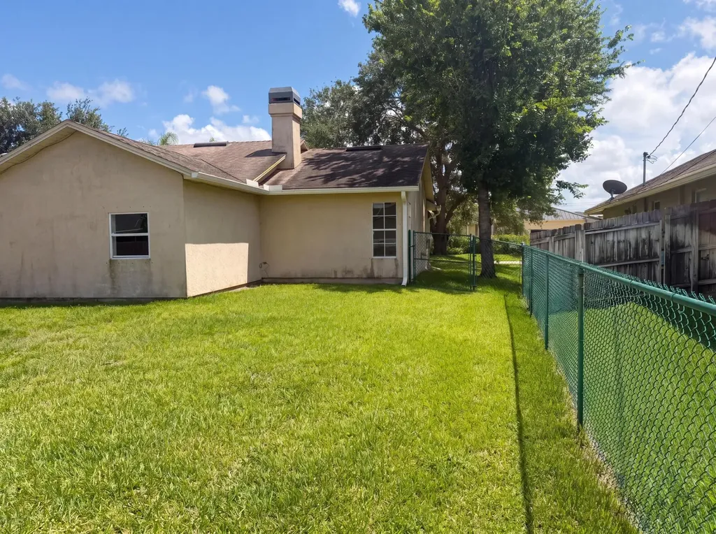 2385 SW Neal Road Port St Lucie FL 34953