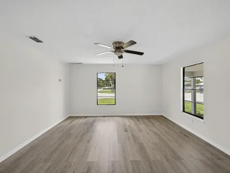 2575 1st Place Vero Beach FL 32962