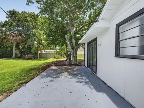2575 1st Place Vero Beach FL 32962