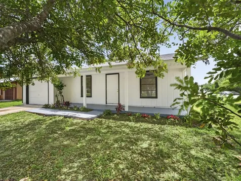 2575 1st Place Vero Beach FL 32962