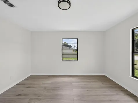 2575 1st Place Vero Beach FL 32962
