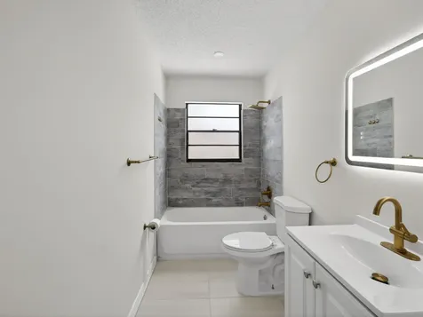 2575 1st Place Vero Beach FL 32962
